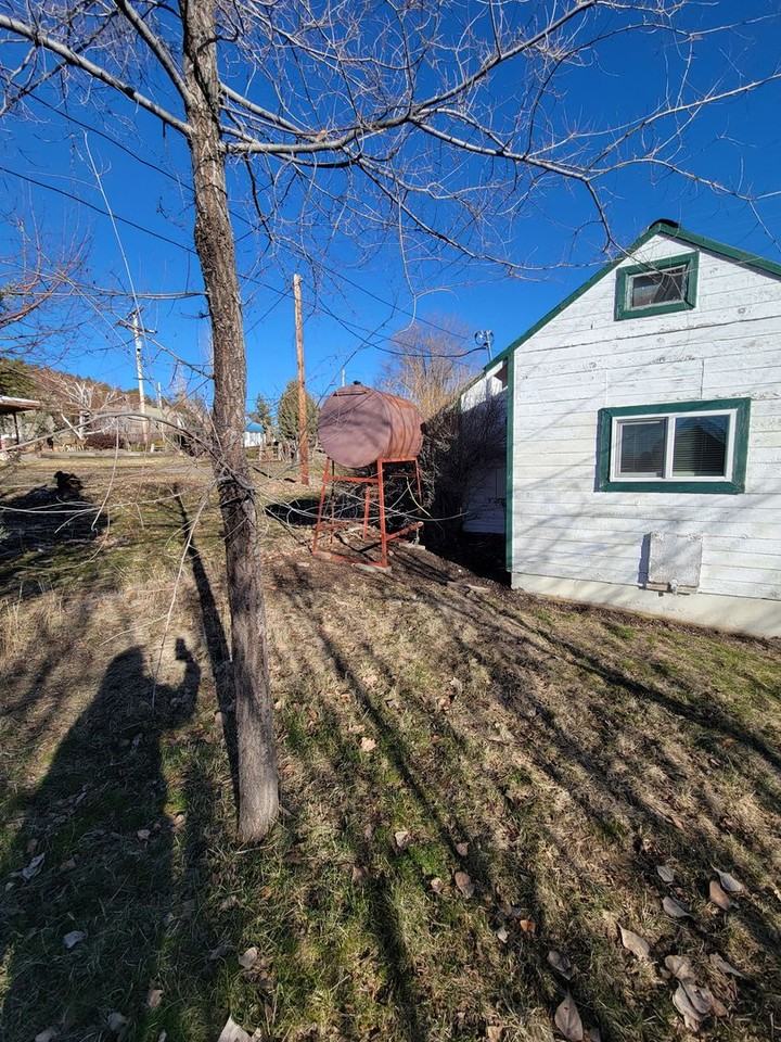 300 N Ash St - Photo 3 of 35
