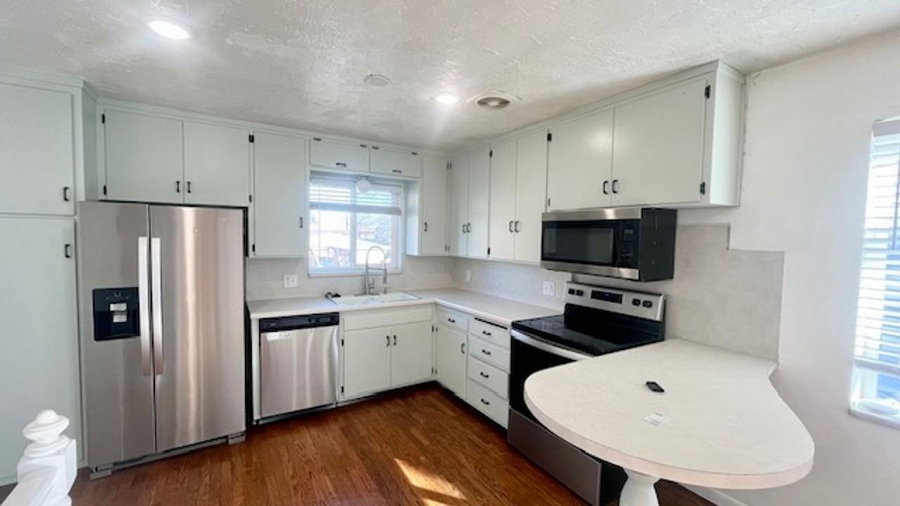 6045 S Jamaica St - Photo 2 of 23