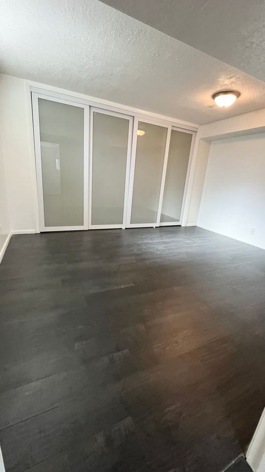 6045 S Jamaica St - Photo 7 of 23