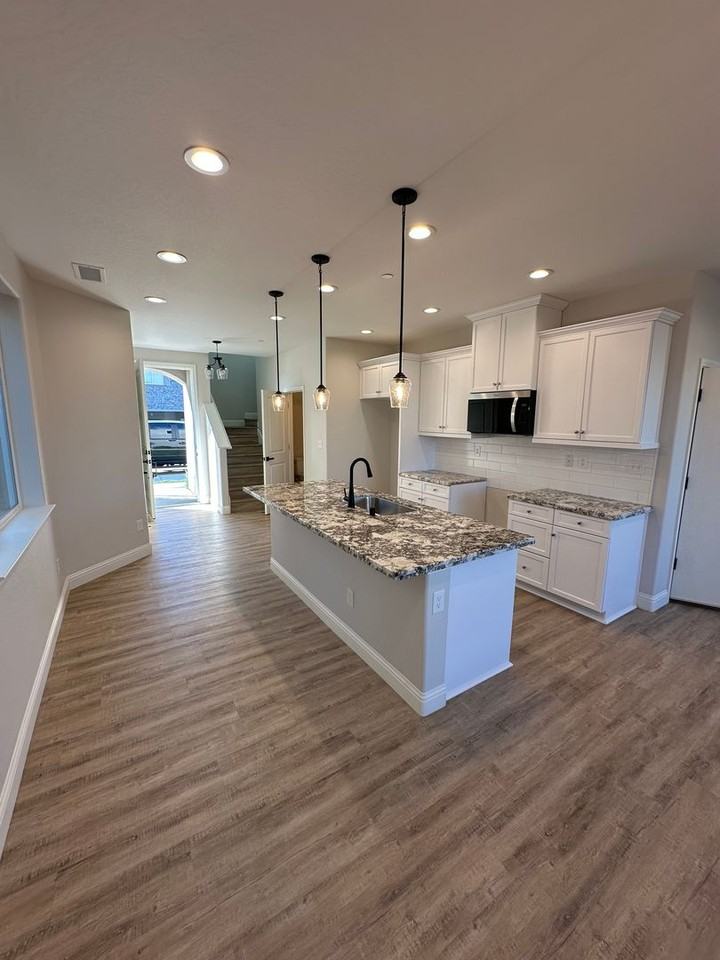 134 N Purdue Ave - Photo 2 of 18