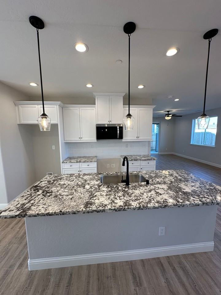 134 N Purdue Ave - Photo 3 of 18