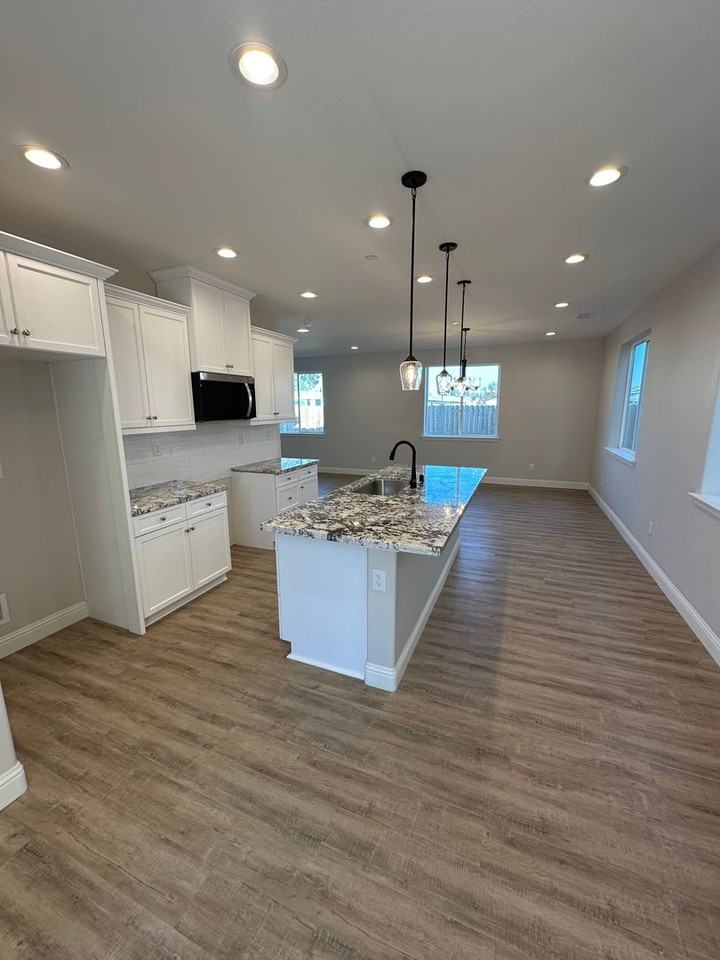 134 N Purdue Ave - Photo 4 of 18