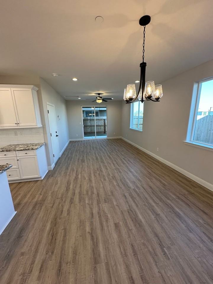 134 N Purdue Ave - Photo 5 of 18