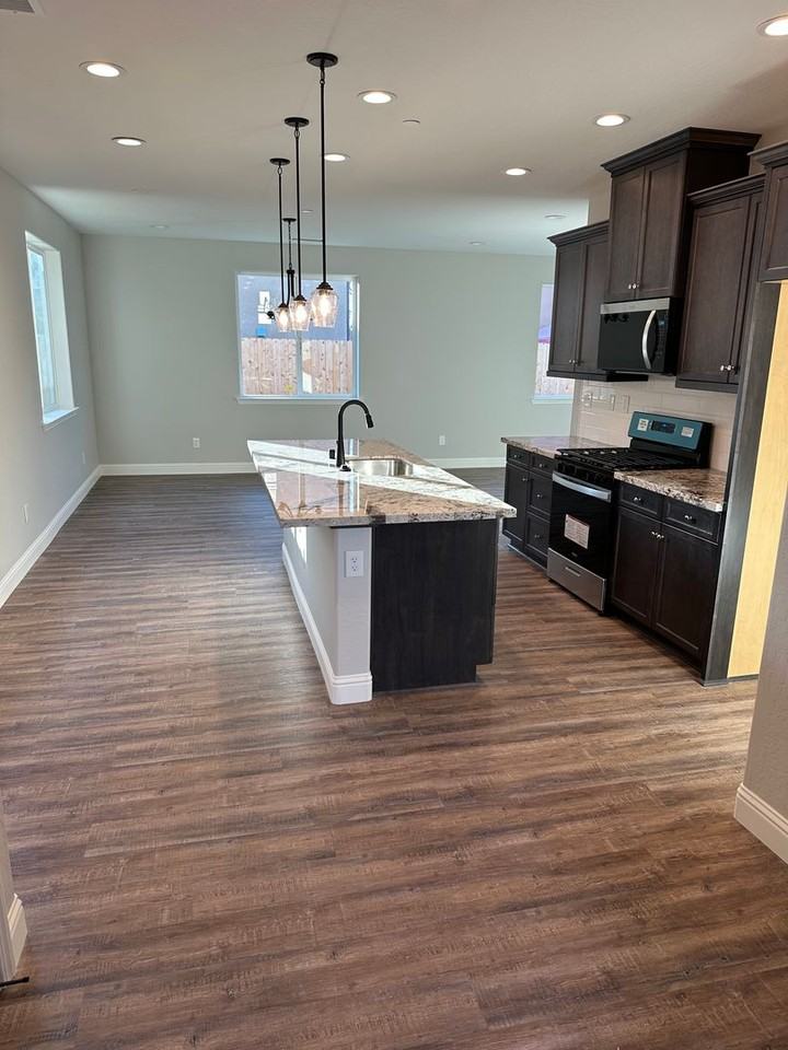 139 N Miami Ave - Photo 2 of 12