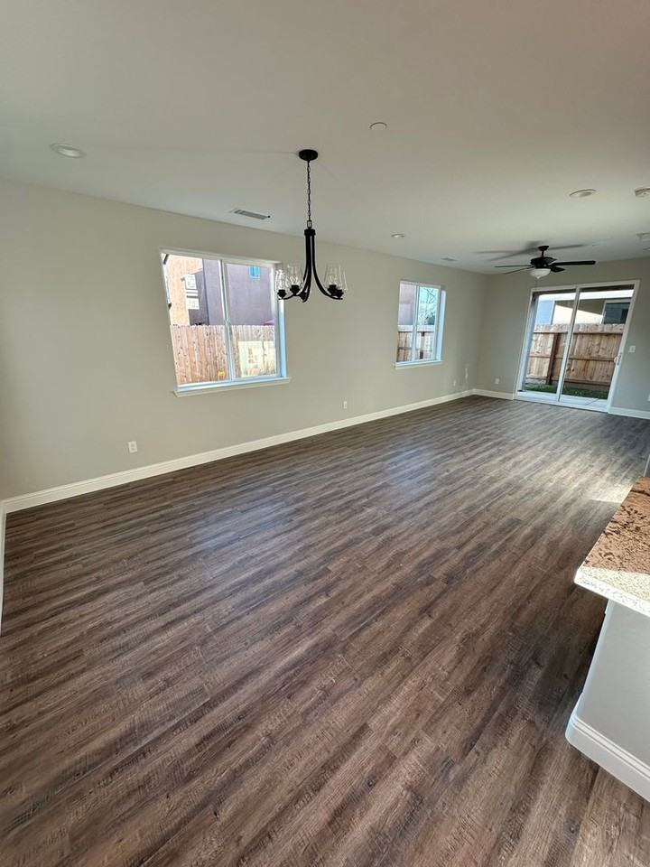 139 N Miami Ave - Photo 4 of 12