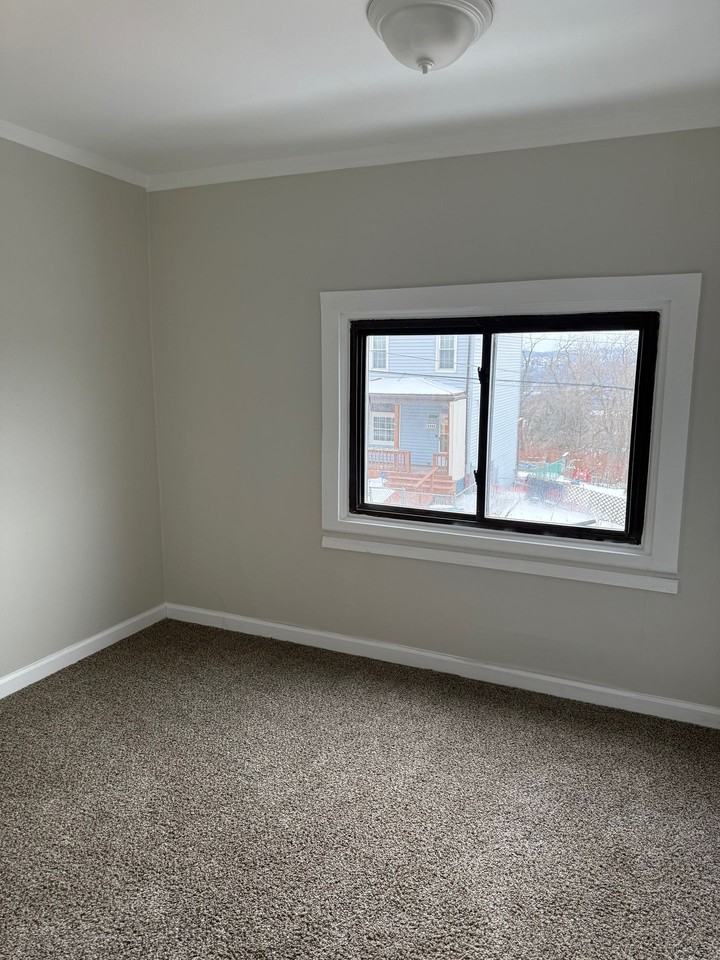 Charming 1 - Photo 3 of 7