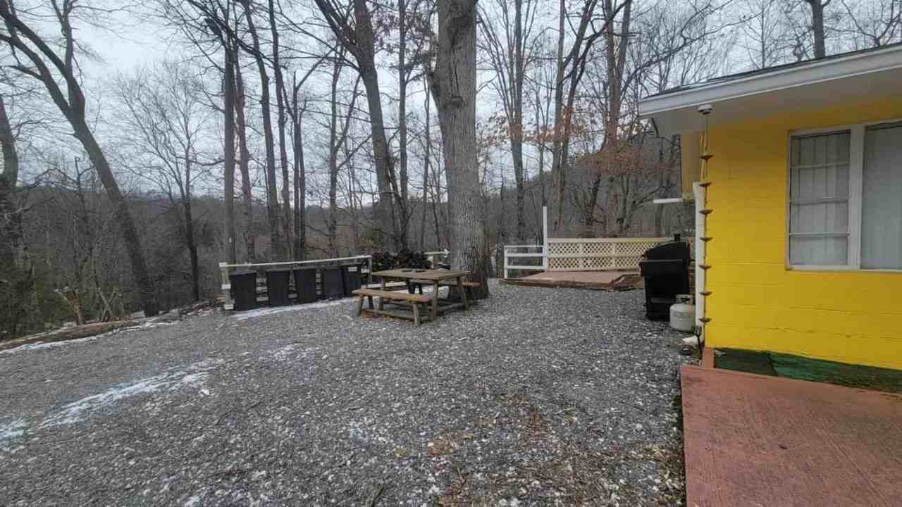 2468 Us Highway 441 S - Photo 3 of 7