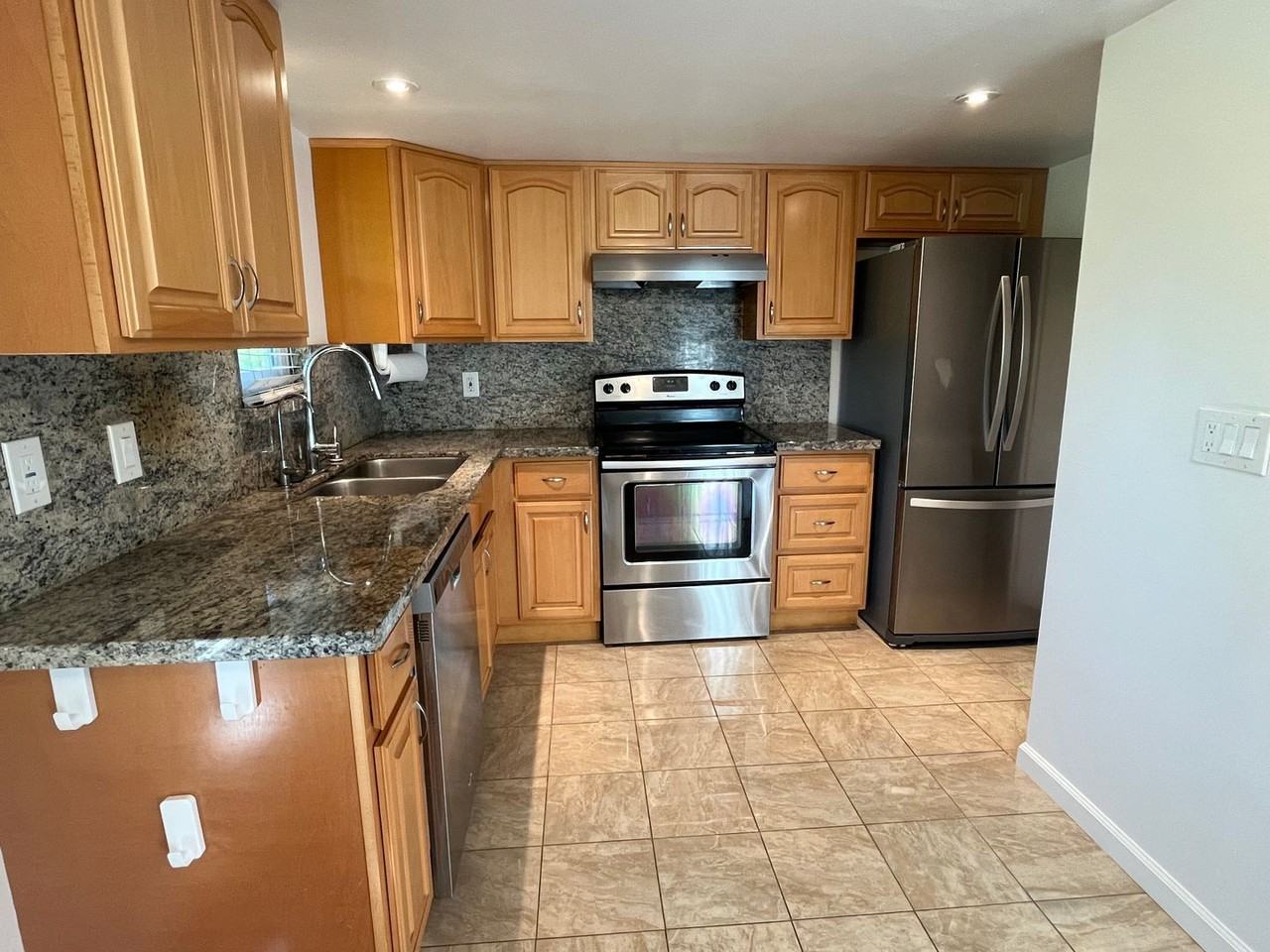 5579 Roundtree Ter - Photo 2 of 14