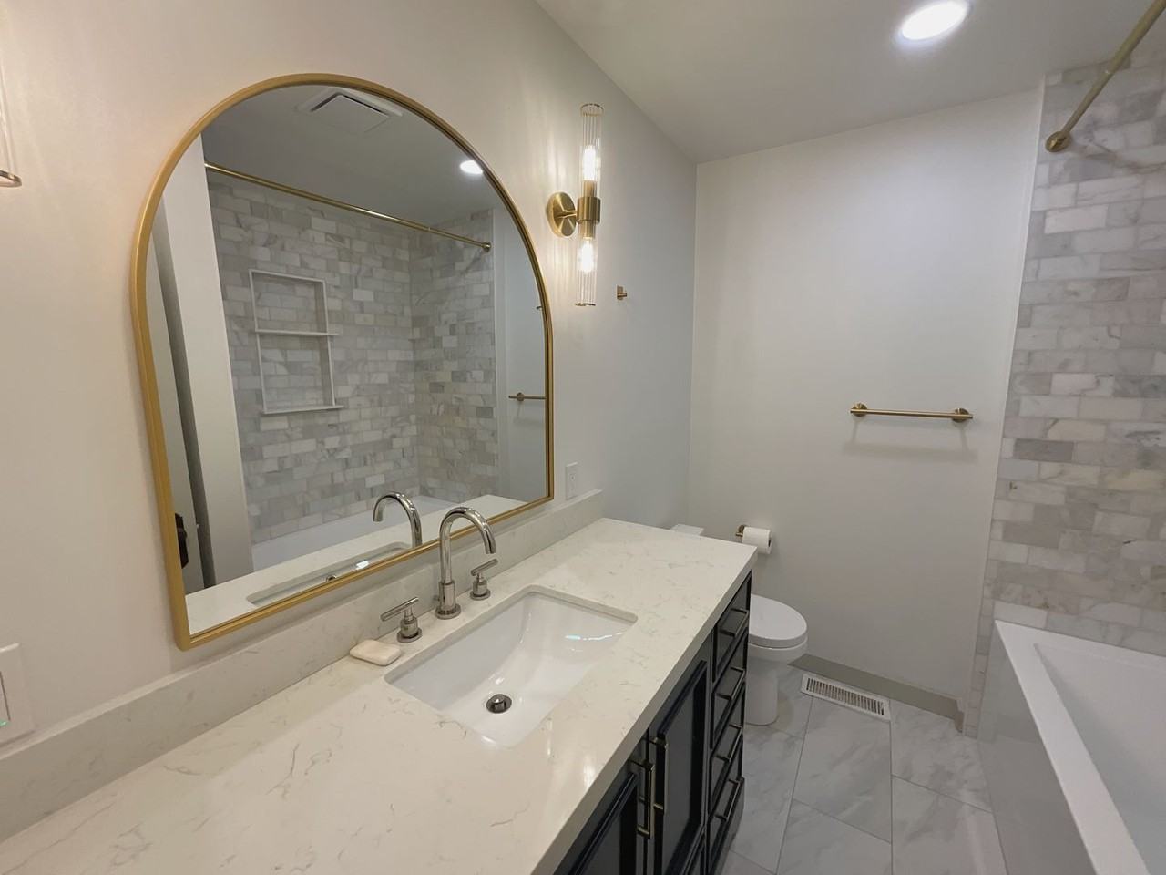 2215 Rockefeller Ave - Photo 7 of 33