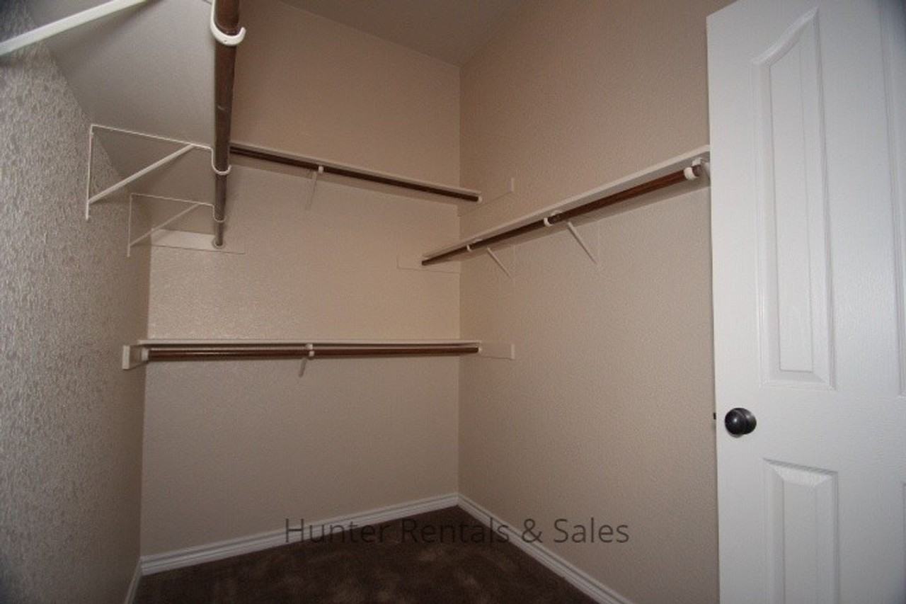 4405 Lauren Mackenzie - Photo 7 of 11