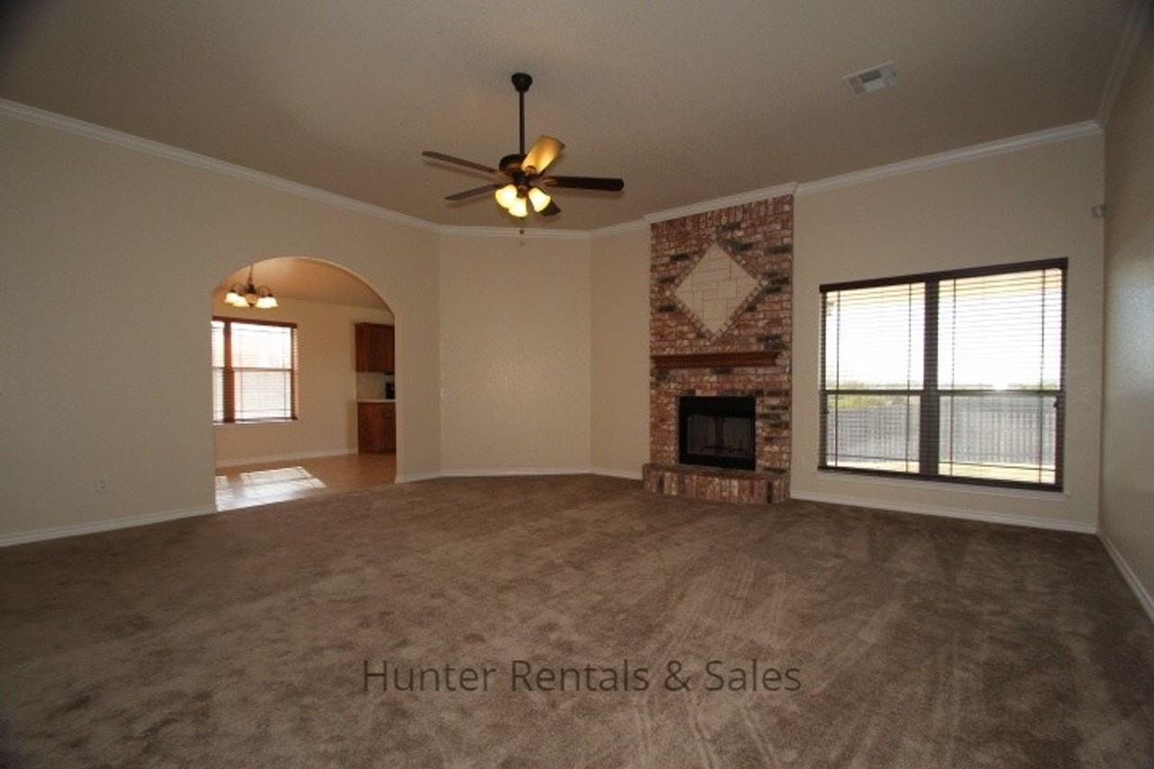 4405 Lauren Mackenzie - Photo 2 of 11