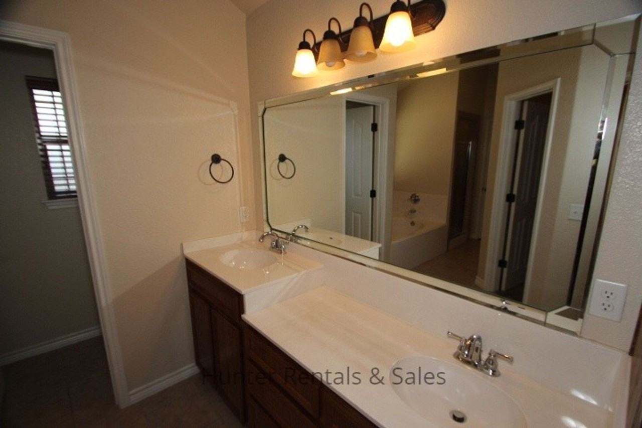 4405 Lauren Mackenzie - Photo 5 of 11