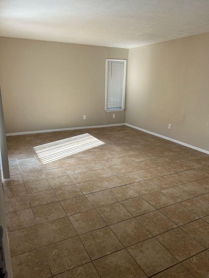 Crossway Apartments - Photo 4 of 50