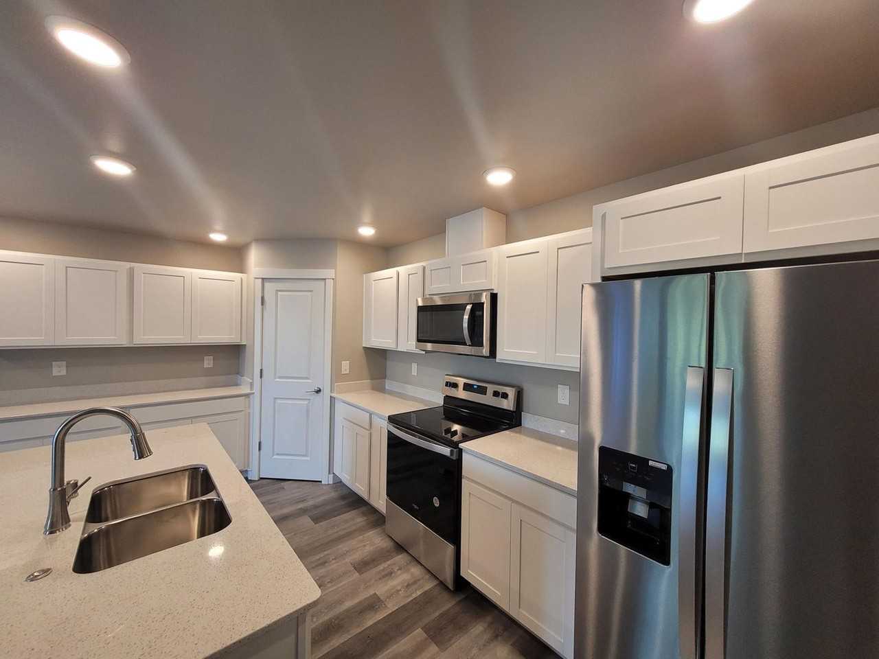 3404 Taylor Ave - Photo 5 of 21