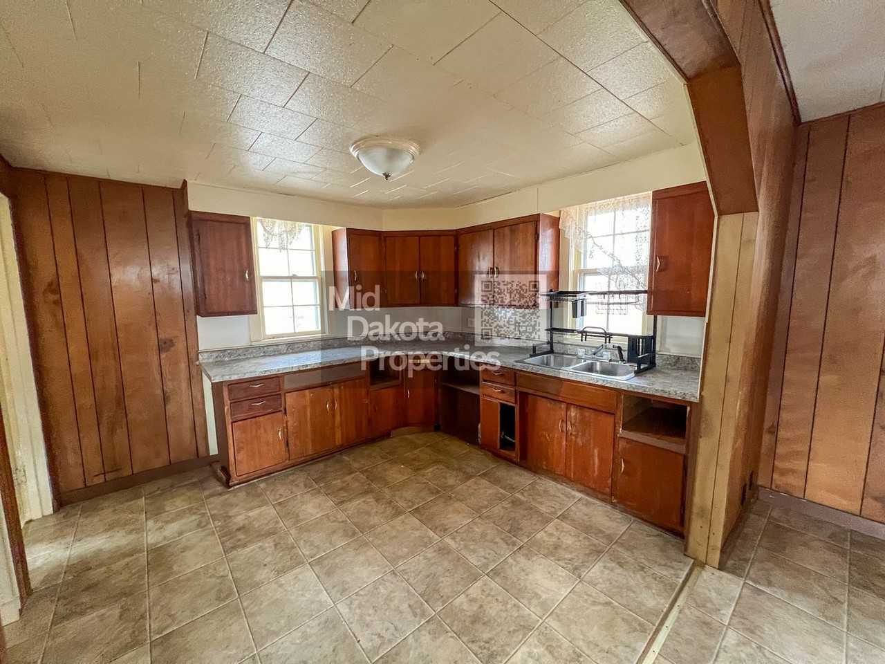 1122 W 3rd Ave - Photo 5 of 18