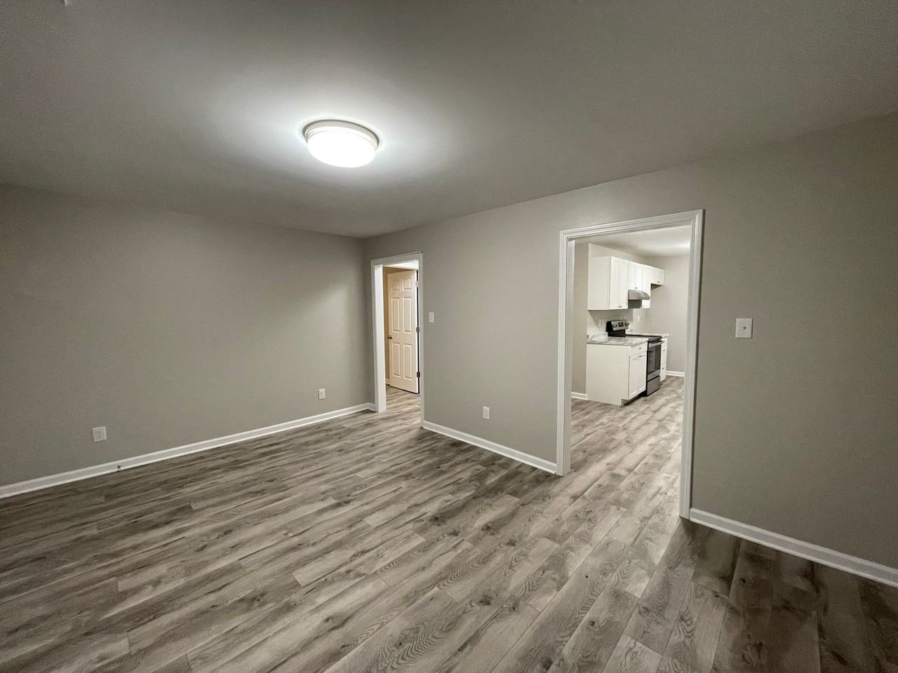 113 S High St - Photo 3 of 16