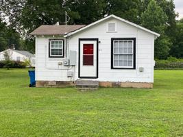 featured image of 102 Thomas Ave Se