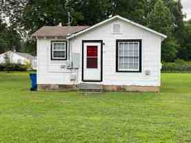 102 Thomas Ave Se - Photo 1 of 1