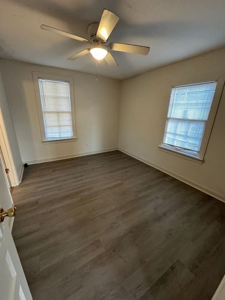 102 Thomas Ave Se - Photo 7 of 7