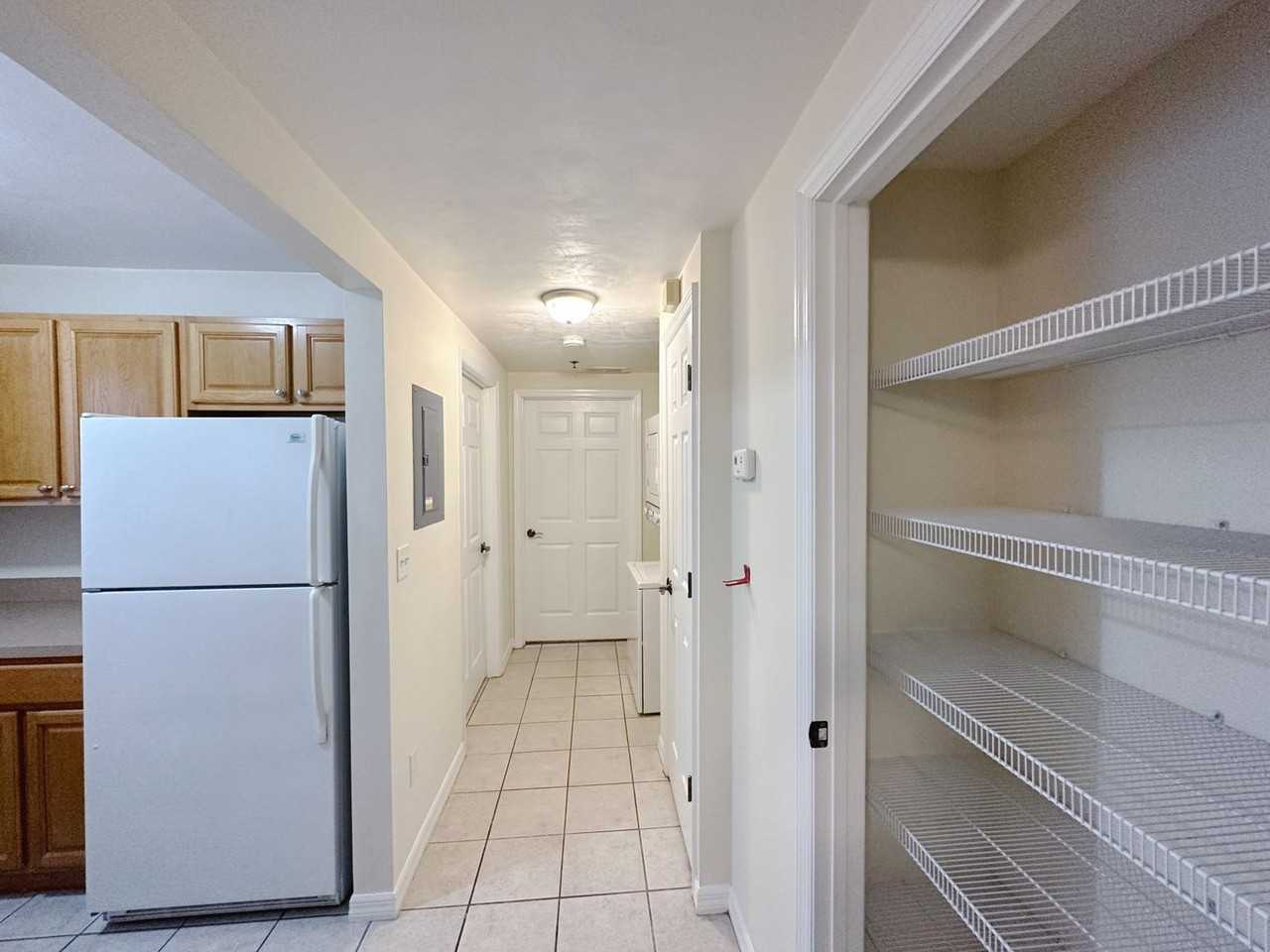 1123 Sw 5th Ave - Photo 4 of 10