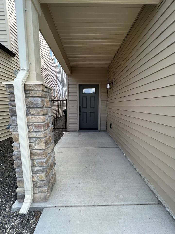 2209 E Sharptail St - Photo 4 of 38