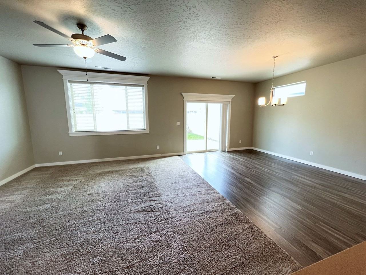 2209 E Sharptail St - Photo 5 of 38