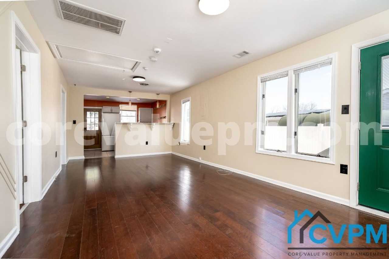 1004 Cliff Pl - Photo 3 of 29