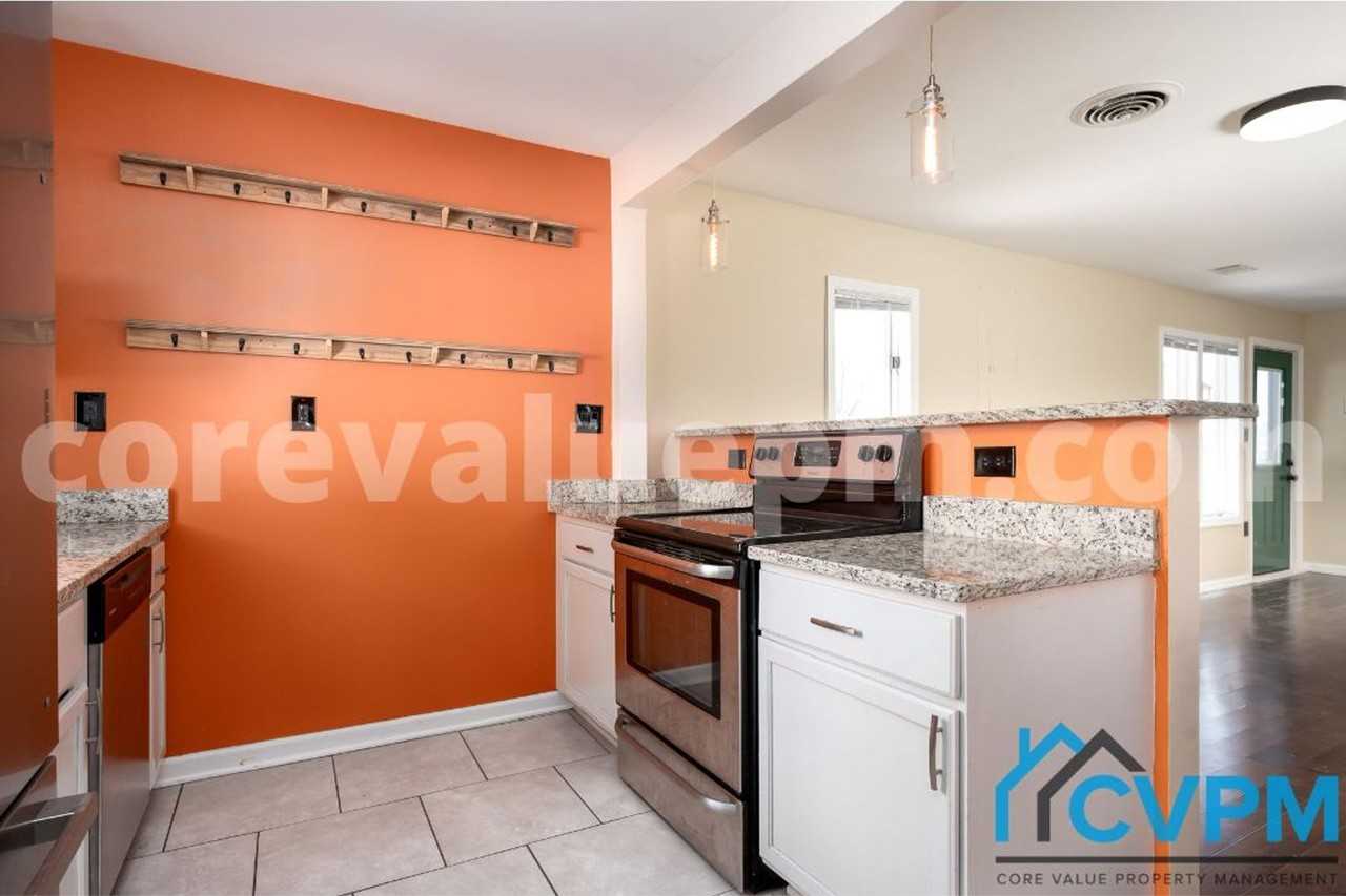 1004 Cliff Pl - Photo 6 of 29