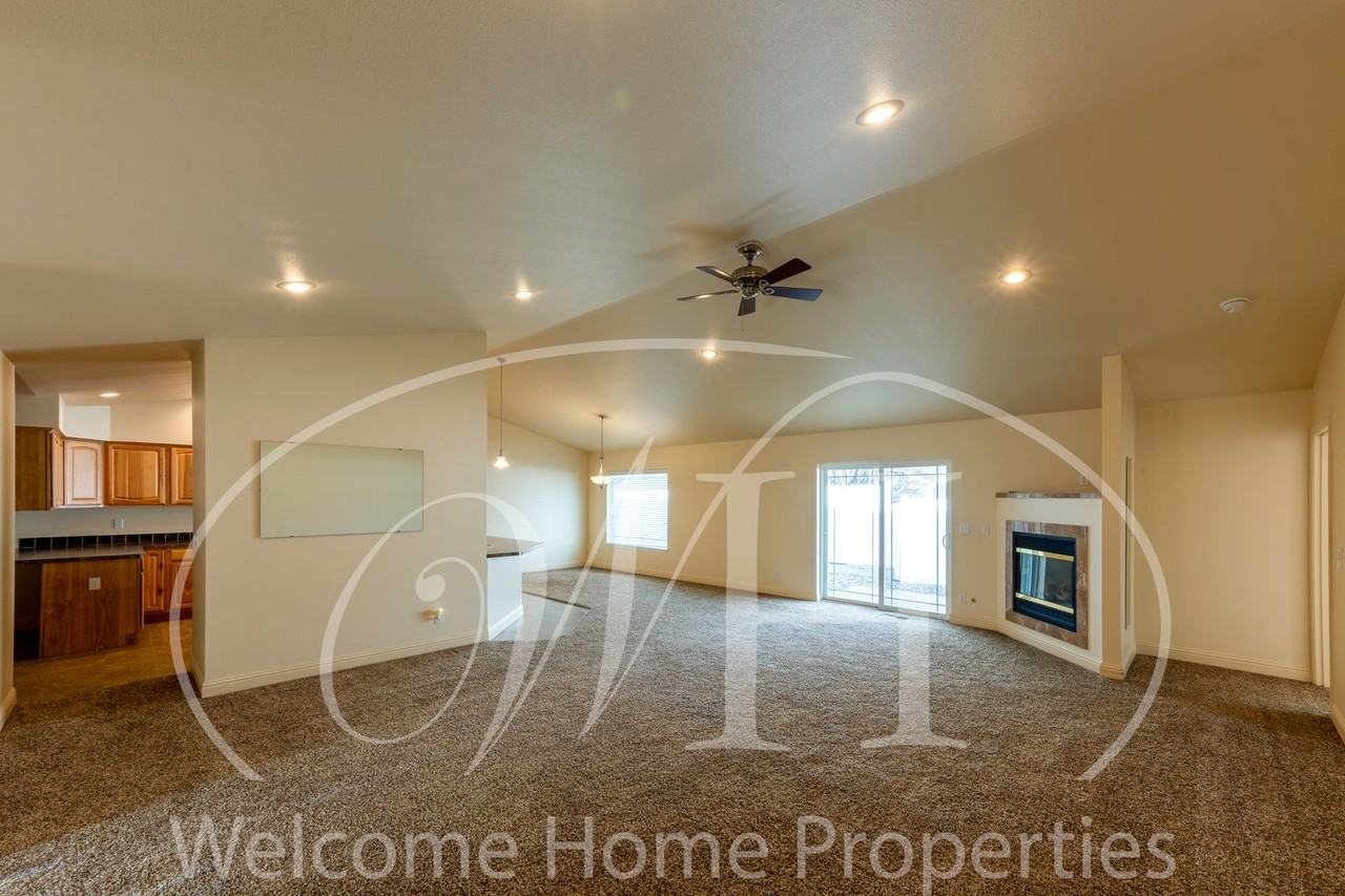 741 Se Magnoni Dr - Photo 6 of 35