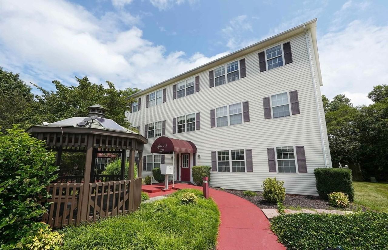 Hawthorn Apartments - Photo 7 of 18