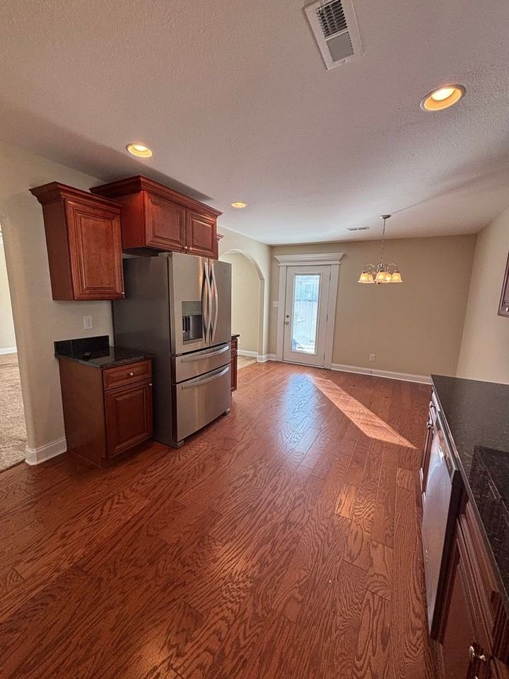 859 Wells Rd - Photo 6 of 20