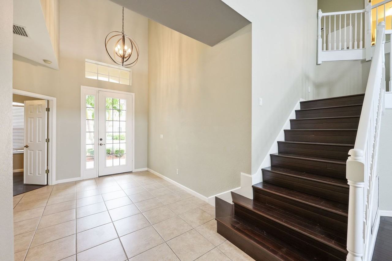 8287 Valiant Dr - Photo 3 of 35