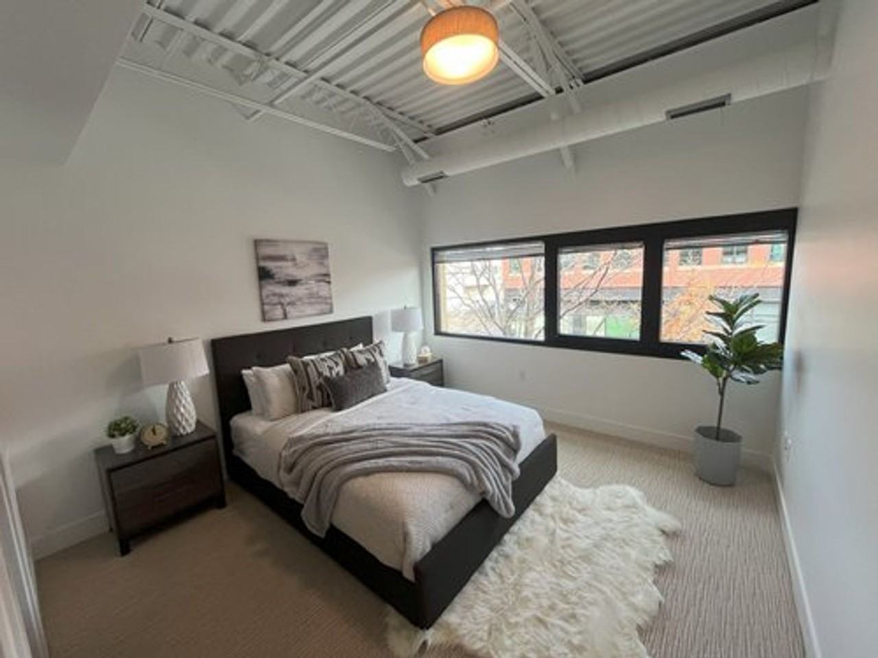 950 Spruce St - Photo 5 of 13