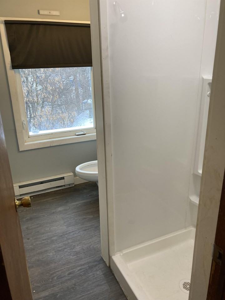 186-188 Crescent St - Photo 2 of 4