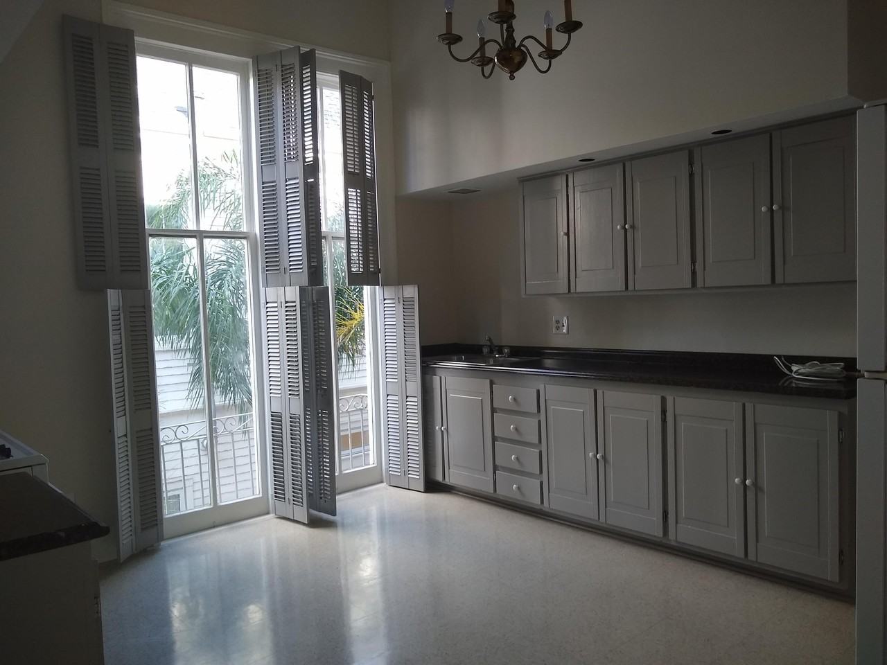 4114-16 Prytania Street - Photo 3 of 10