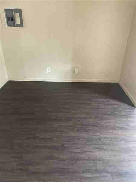5706 Lindhurst Avenue - Photo 2 of 6