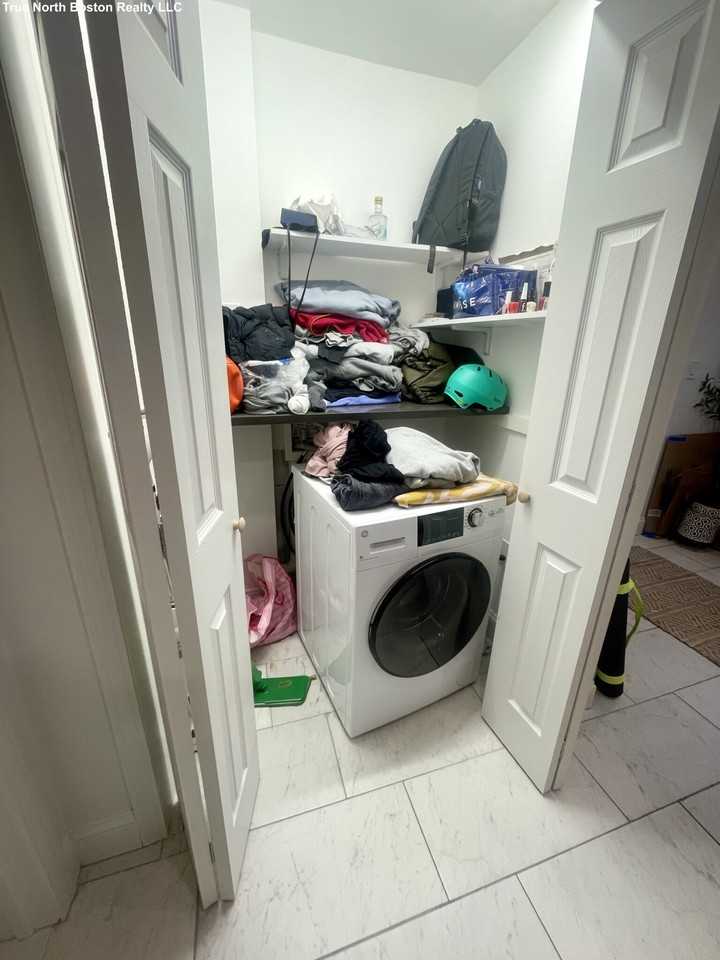 206 Hanover St #2 - Photo 6 of 15