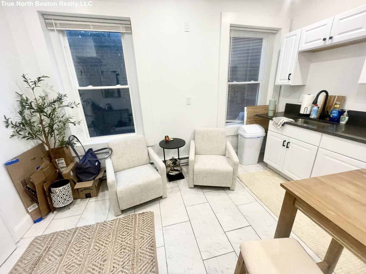 206 Hanover St #2 - Photo 3 of 15