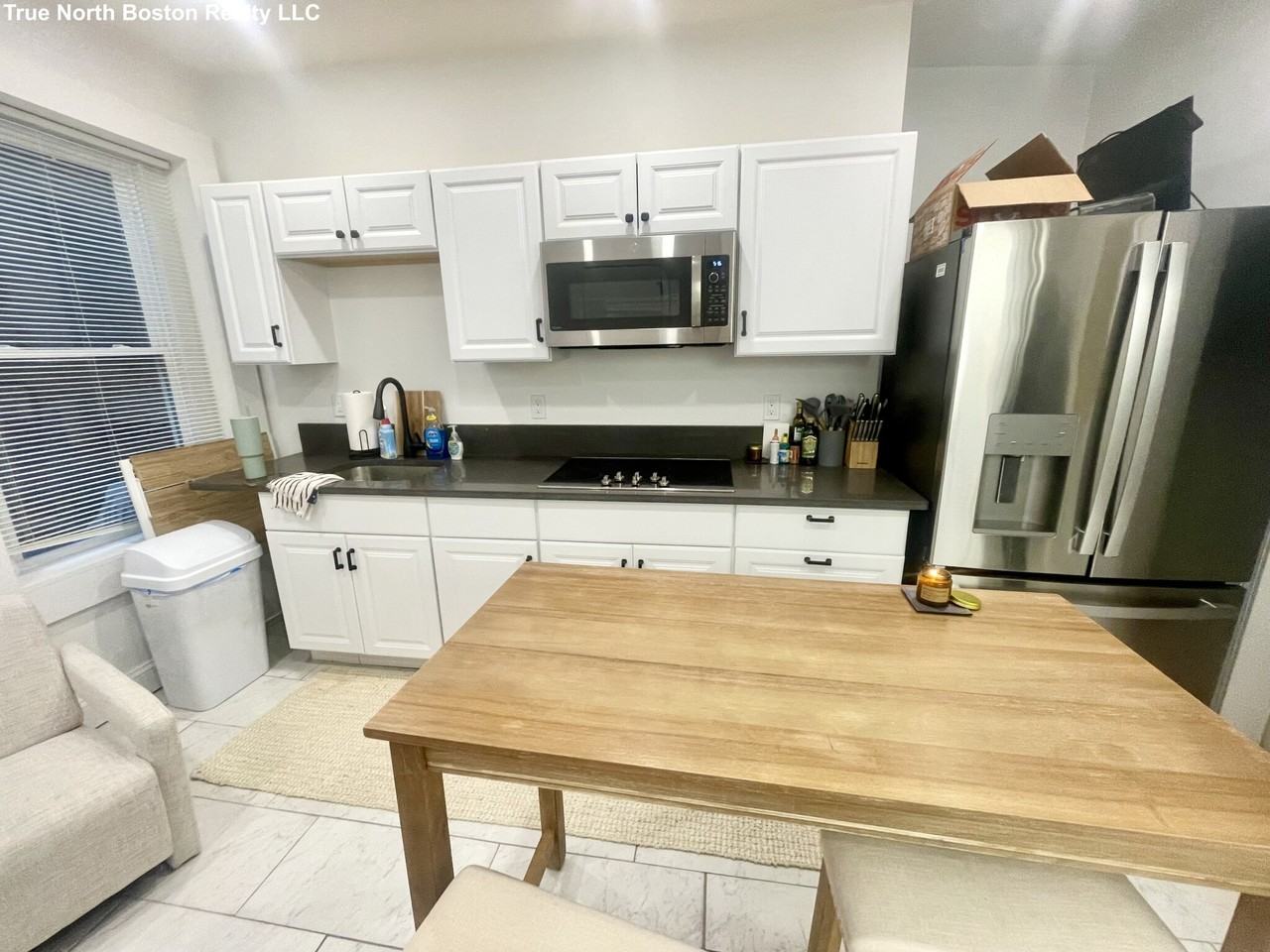 206 Hanover St #2 - Photo 7 of 15