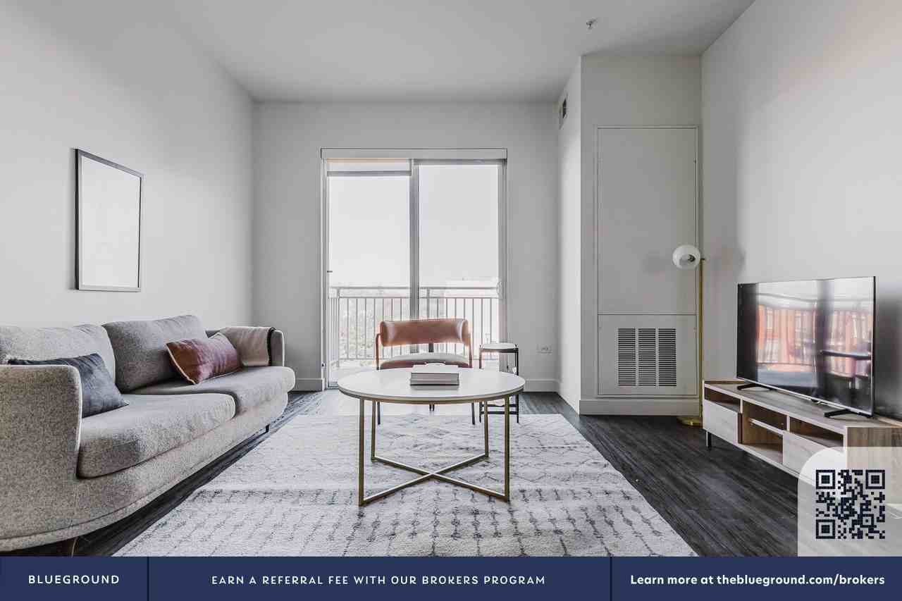 100 N Addison Ave #1120 - Photo 5 of 50