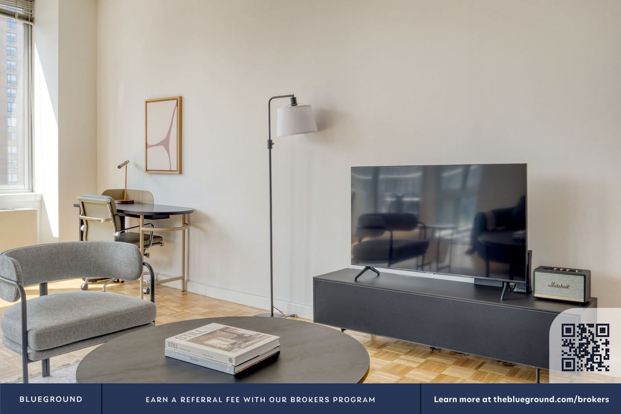 101 West End Avenue - Photo 5 of 50