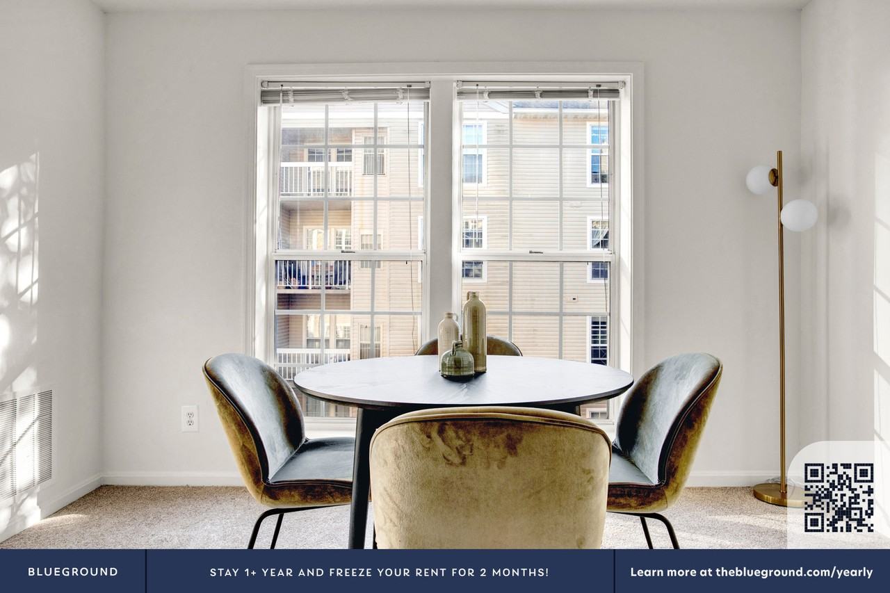 1812 N Quinn St #354 - Photo 7 of 21