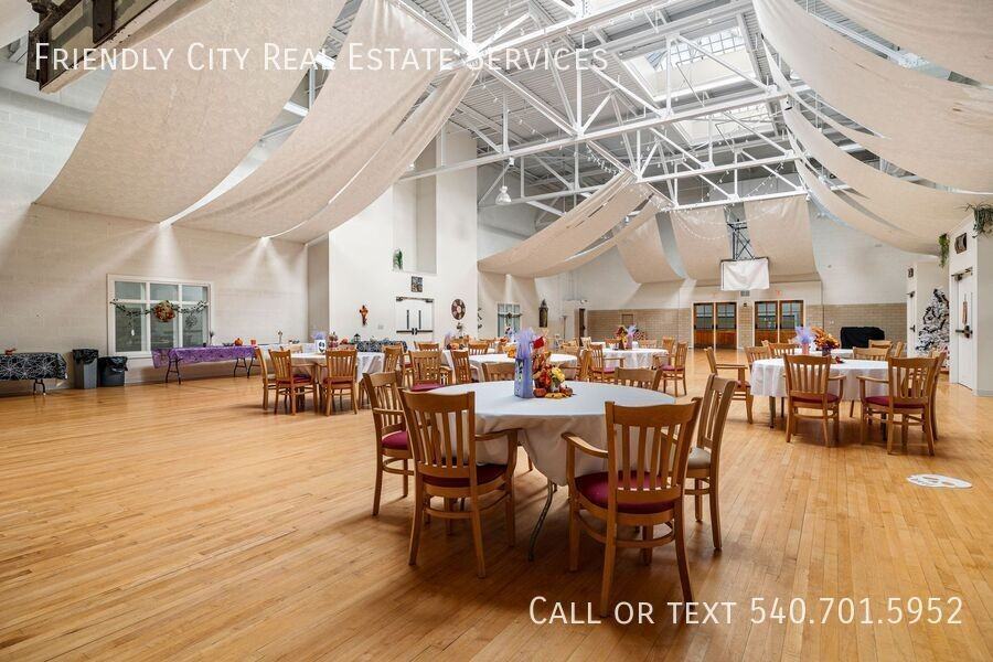 The Hilltop Apartments - Photo 4 of 14