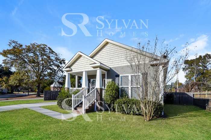3725 Lotus St - Photo 2 of 15