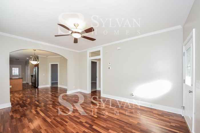 3725 Lotus St - Photo 3 of 15
