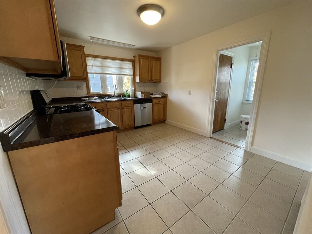 33 Blake St #2 - Photo 2 of 19