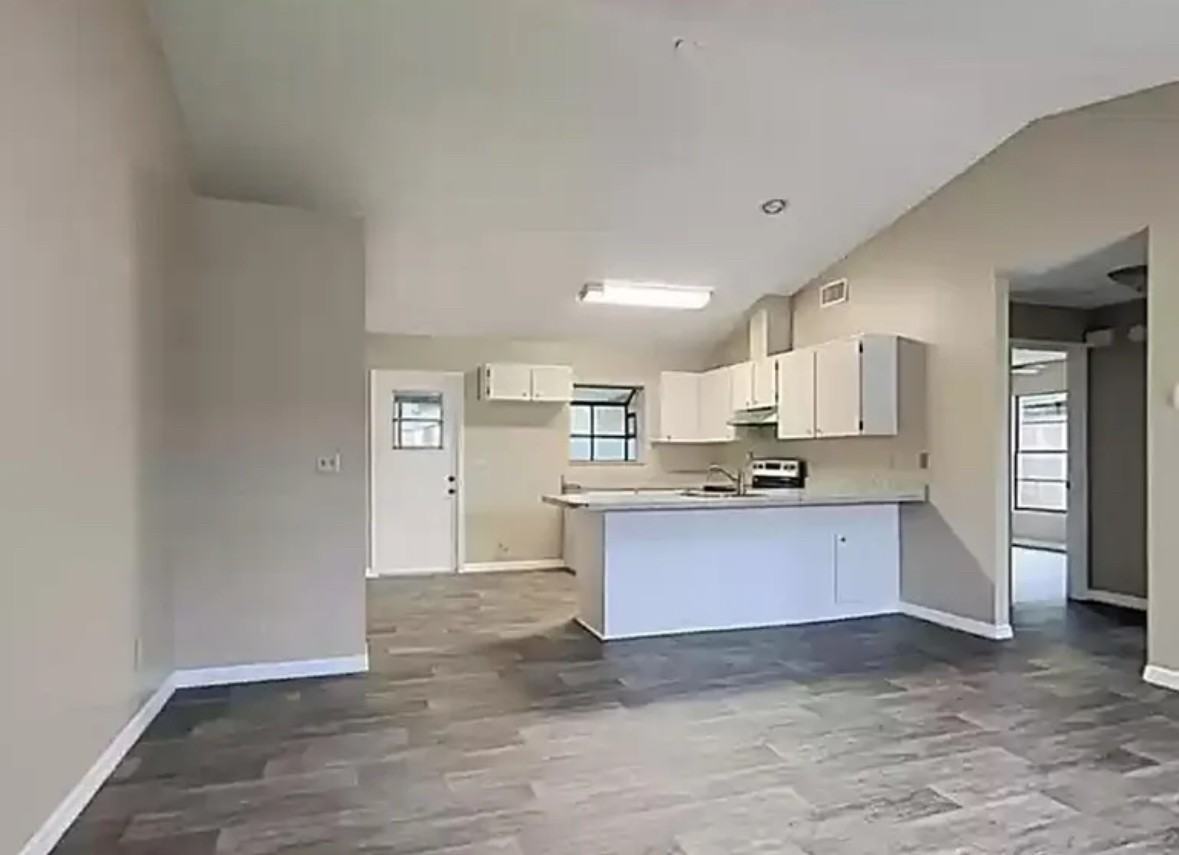 1001 Hartford Dr - Photo 2 of 10