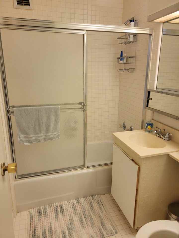 1021 Arlington Blvd - Photo 3 of 8