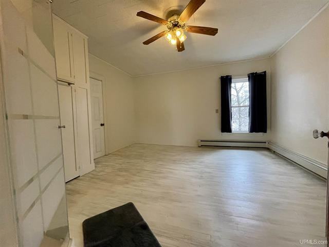 606 S 9th St #3 - Photo 3 of 9