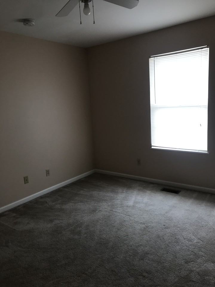 220 Pepperhill Dr #1 - Photo 6 of 13